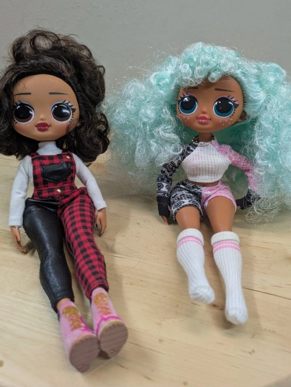 LOL Surprise OMG Camp Cutie Cosmic Nova Doll Lot of 2 MGA Clothes & Accessories